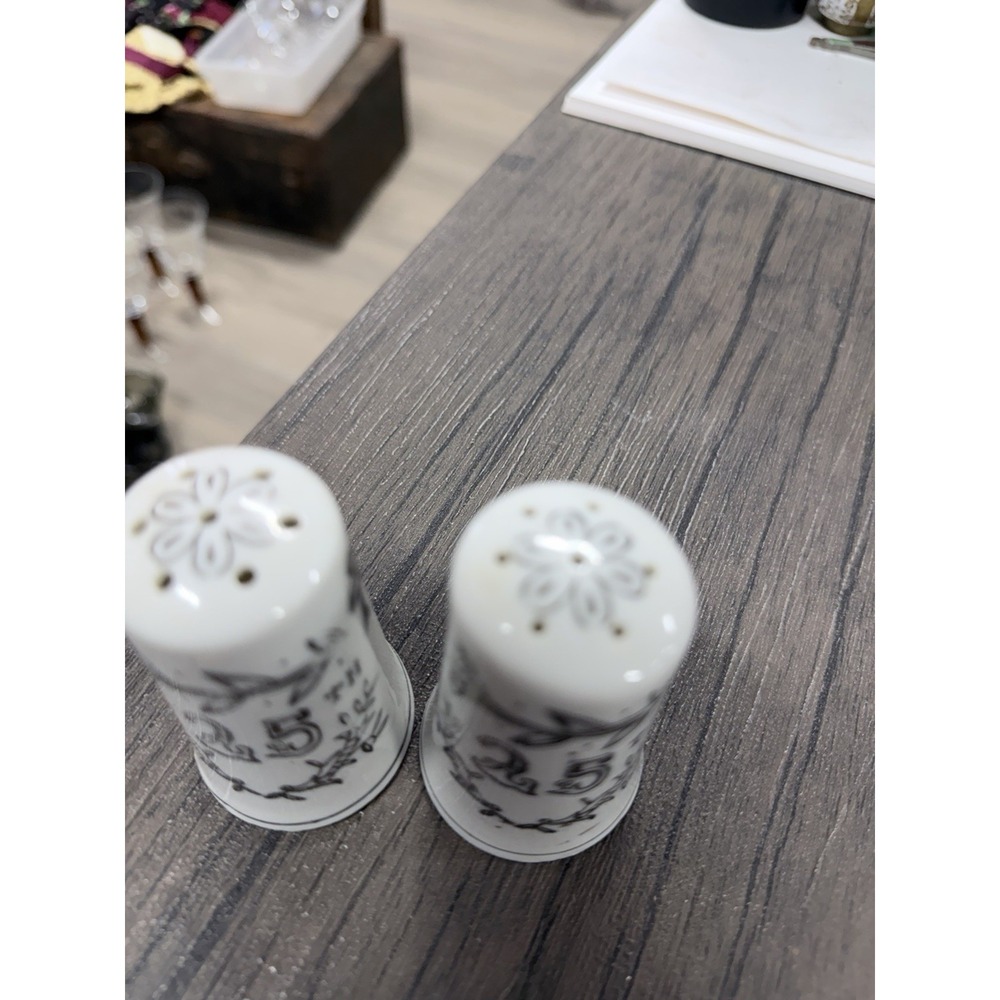 Vintage 25th anniversary salt and pepper shakers, Lefton 1957 - Picture 2 of 3